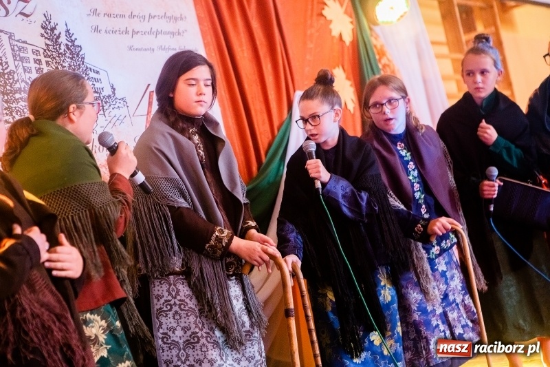 Zdjęcie w galerii na portalu naszraciborz.pl: Szkoła w Krzanowicach ma już 40 lat  wiadomości z regionu