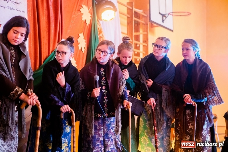 Zdjęcie w galerii na portalu naszraciborz.pl: Szkoła w Krzanowicach ma już 40 lat  wiadomości z regionu