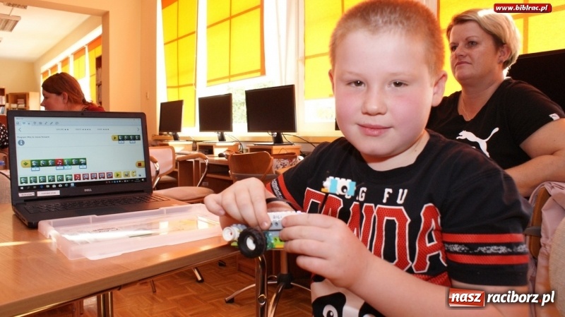 Zdjęcie w galerii na portalu naszraciborz.pl: Warsztaty robotyki Lego w raciborskiej bibliotece wiadomości z regionu