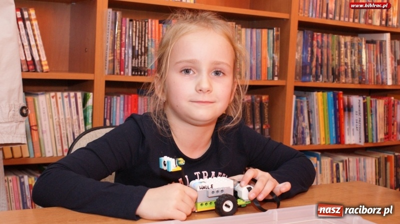 Zdjęcie w galerii na portalu naszraciborz.pl: Warsztaty robotyki Lego w raciborskiej bibliotece wiadomości z regionu
