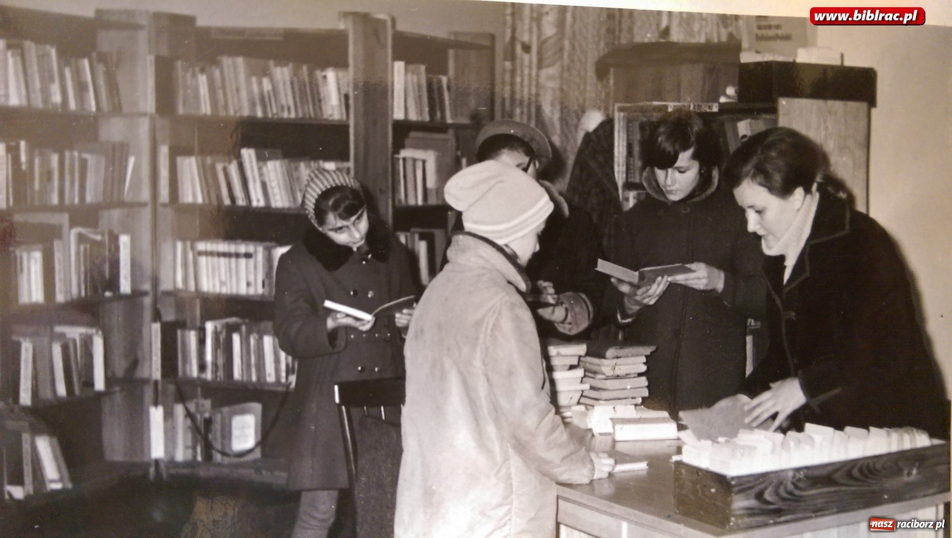 Zdjęcie w galerii na portalu naszraciborz.pl: Czytelnie pękały dawniej w szwach. Historyczny spacer po raciborskich bibliotekach  wiadomości z regionu