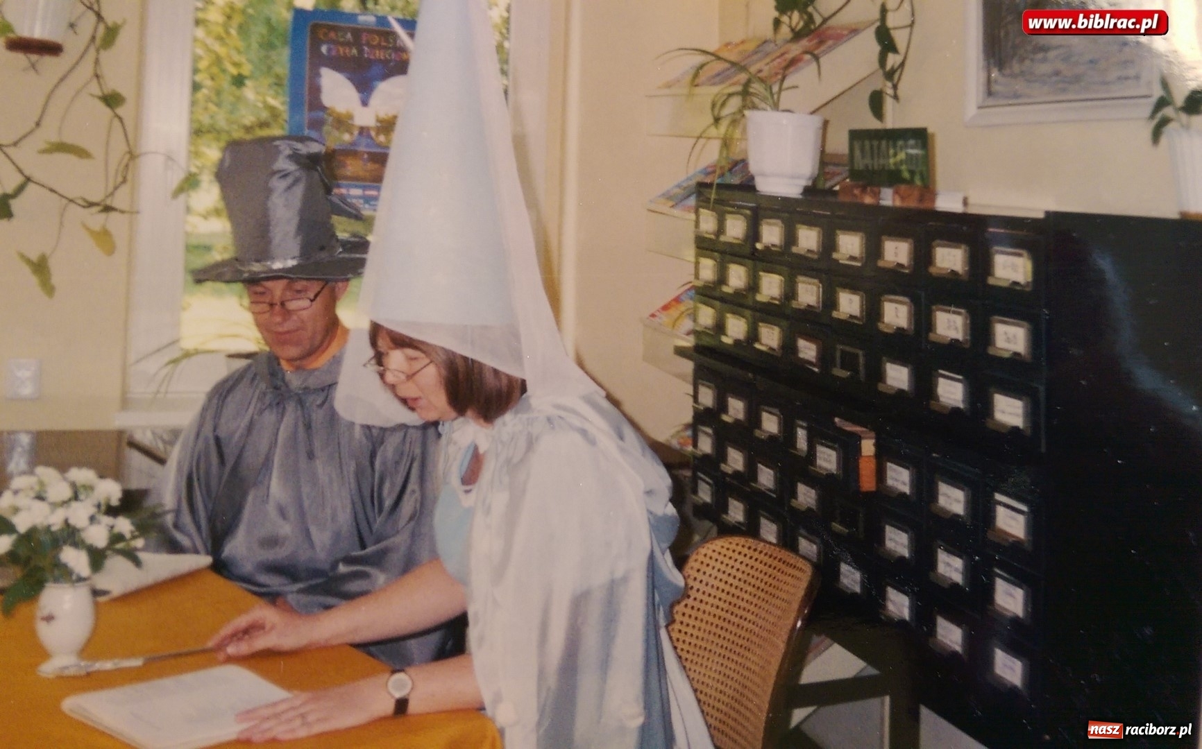 Zdjęcie w galerii na portalu naszraciborz.pl: Czytelnie pękały dawniej w szwach. Historyczny spacer po raciborskich bibliotekach  wiadomości z regionu