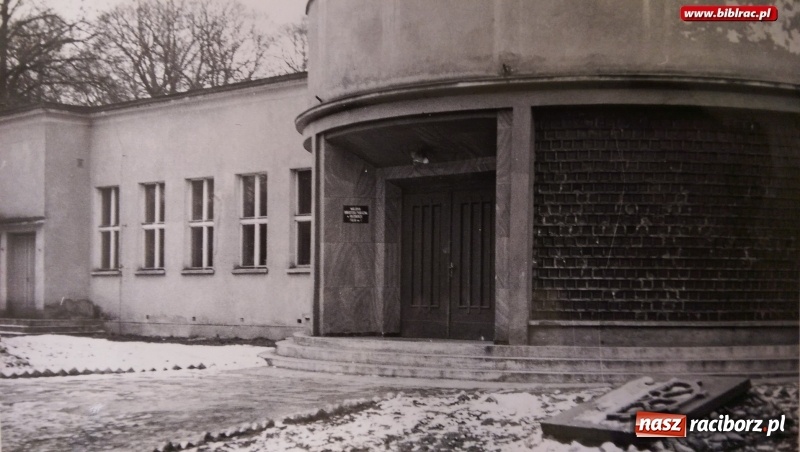 Zdjęcie w galerii na portalu naszraciborz.pl: Czytelnie pękały dawniej w szwach. Historyczny spacer po raciborskich bibliotekach  wiadomości z regionu