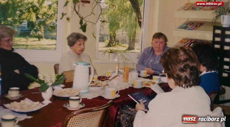 Zdjęcie w galerii na portalu naszraciborz.pl: Czytelnie pękały dawniej w szwach. Historyczny spacer po raciborskich bibliotekach  wiadomości z regionu