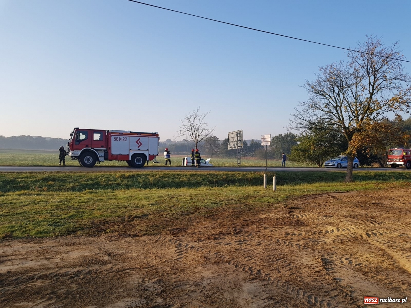 Zdjęcie w galerii na portalu naszraciborz.pl: Fiat wypadł z drogi na trasie Racibórz-Rybnik  wiadomości z regionu