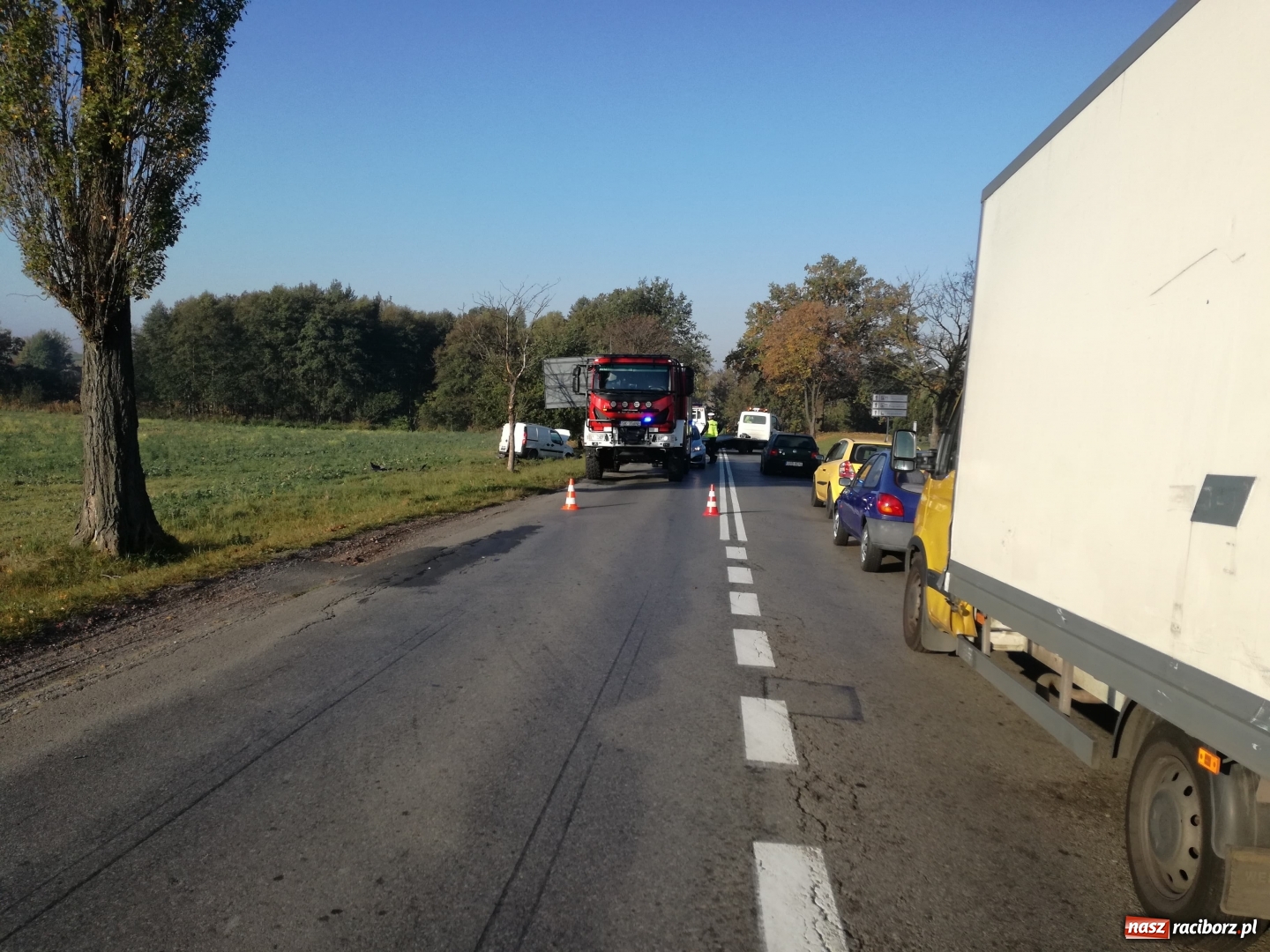 Zdjęcie w galerii na portalu naszraciborz.pl: Fiat wypadł z drogi na trasie Racibórz-Rybnik  wiadomości z regionu