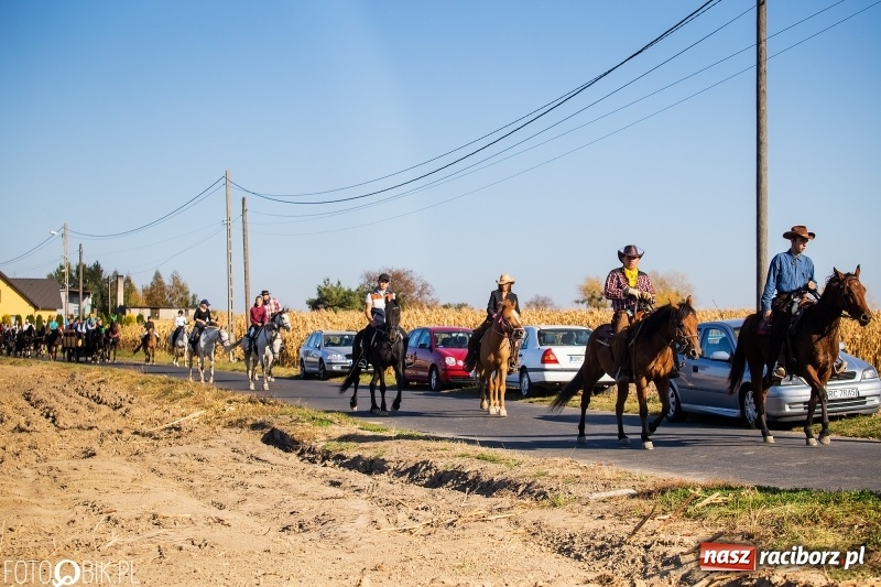 Zdjęcie w galerii na portalu naszraciborz.pl: Przez lasy, pola i łąki na pogoń za lisem. Hubertus w Żerdzinach 2018 VIDEO wiadomości z regionu