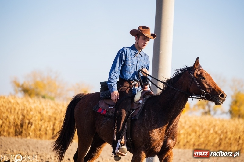 Zdjęcie w galerii na portalu naszraciborz.pl: Przez lasy, pola i łąki na pogoń za lisem. Hubertus w Żerdzinach 2018 VIDEO wiadomości z regionu