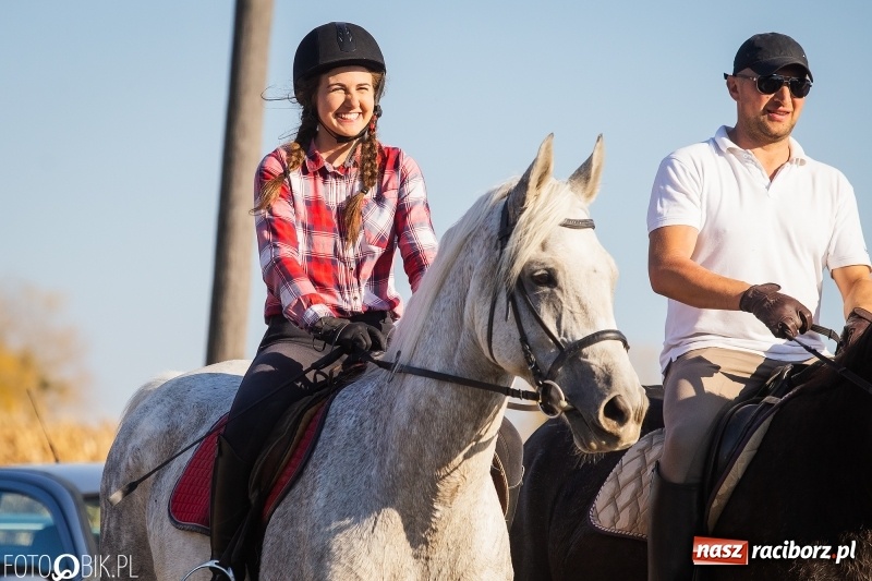 Zdjęcie w galerii na portalu naszraciborz.pl: Przez lasy, pola i łąki na pogoń za lisem. Hubertus w Żerdzinach 2018 VIDEO wiadomości z regionu
