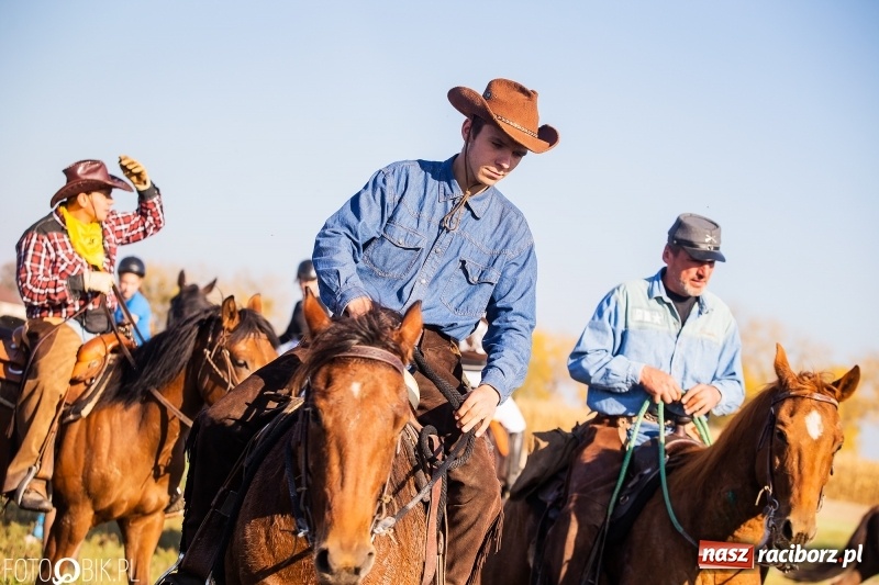Zdjęcie w galerii na portalu naszraciborz.pl: Przez lasy, pola i łąki na pogoń za lisem. Hubertus w Żerdzinach 2018 VIDEO wiadomości z regionu