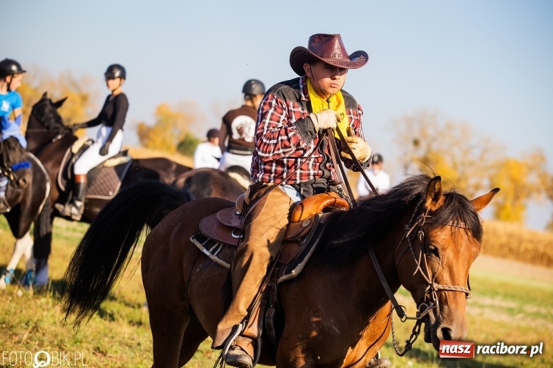 Zdjęcie w galerii na portalu naszraciborz.pl: Przez lasy, pola i łąki na pogoń za lisem. Hubertus w Żerdzinach 2018 VIDEO wiadomości z regionu