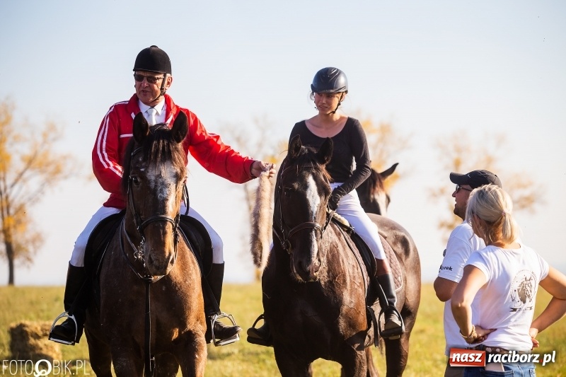Zdjęcie w galerii na portalu naszraciborz.pl: Przez lasy, pola i łąki na pogoń za lisem. Hubertus w Żerdzinach 2018 VIDEO wiadomości z regionu