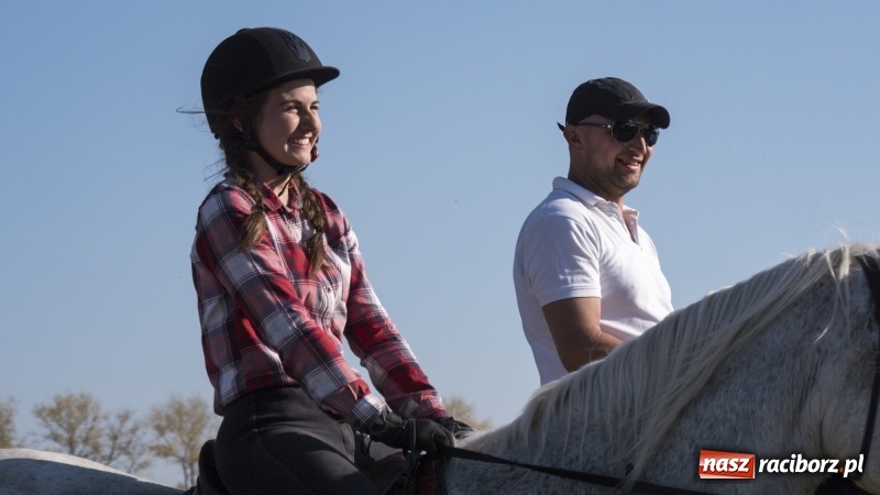 Zdjęcie w galerii na portalu naszraciborz.pl: Przez lasy, pola i łąki na pogoń za lisem. Hubertus w Żerdzinach 2018 VIDEO wiadomości z regionu