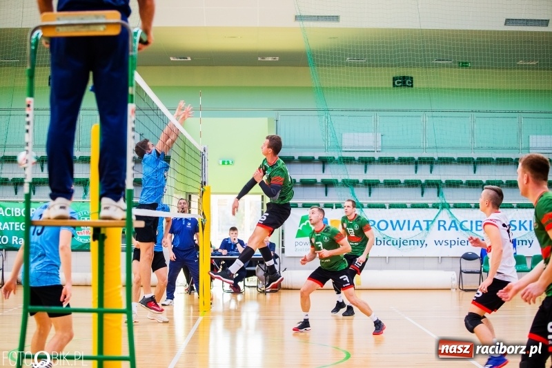 Zdjęcie w galerii na portalu naszraciborz.pl: Nierówna forma AZS Rafako. Górnik Radlin zwycięski wiadomości z regionu