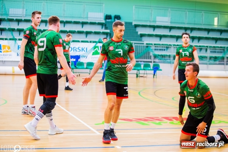 Zdjęcie w galerii na portalu naszraciborz.pl: Nierówna forma AZS Rafako. Górnik Radlin zwycięski wiadomości z regionu