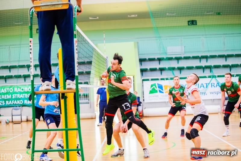 Zdjęcie w galerii na portalu naszraciborz.pl: Nierówna forma AZS Rafako. Górnik Radlin zwycięski wiadomości z regionu
