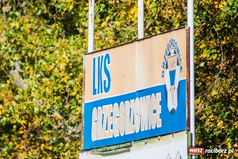 Zdjęcie w galerii na portalu naszraciborz.pl: Dwa trafienia Pawła Karczewskiego pogrążyły lidera z Nieboczów wiadomości z regionu