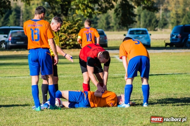 Zdjęcie w galerii na portalu naszraciborz.pl: Dwa trafienia Pawła Karczewskiego pogrążyły lidera z Nieboczów wiadomości z regionu