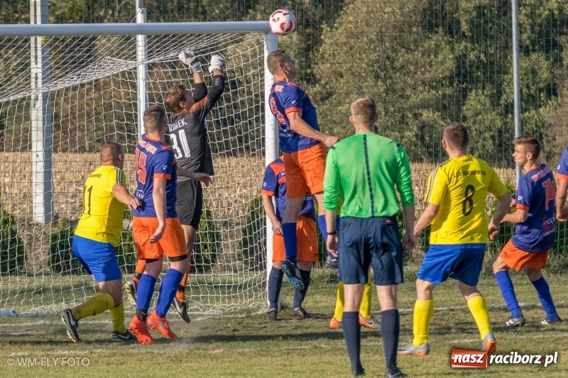 Zdjęcie w galerii na portalu naszraciborz.pl: Strzelanie rozpoczęli dopiero po przerwie. Adamowice pokonały Górki Śląskie wiadomości z regionu