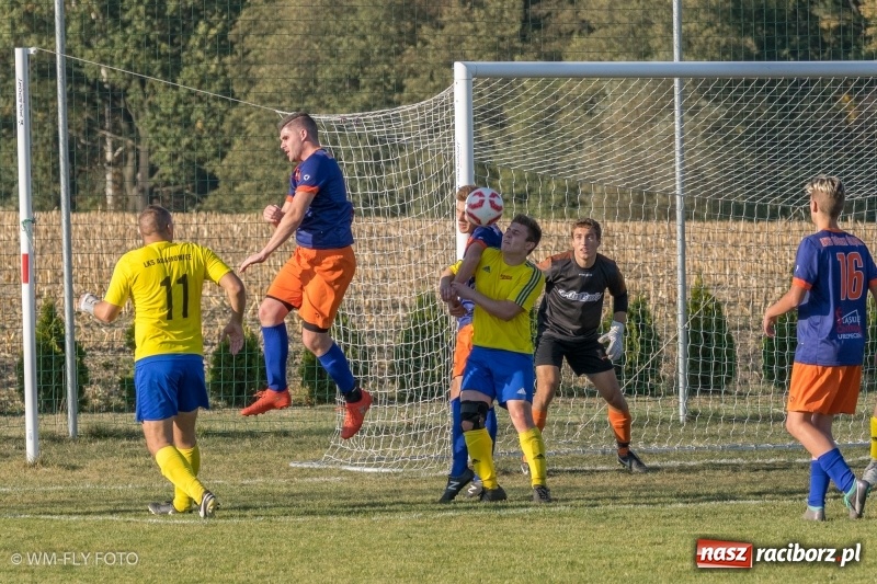 Zdjęcie w galerii na portalu naszraciborz.pl: Strzelanie rozpoczęli dopiero po przerwie. Adamowice pokonały Górki Śląskie wiadomości z regionu