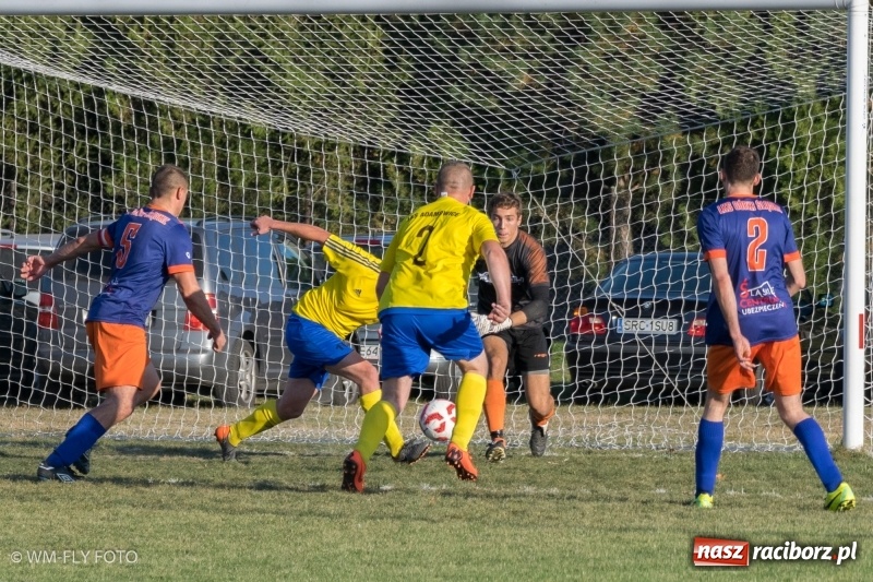Zdjęcie w galerii na portalu naszraciborz.pl: Strzelanie rozpoczęli dopiero po przerwie. Adamowice pokonały Górki Śląskie wiadomości z regionu