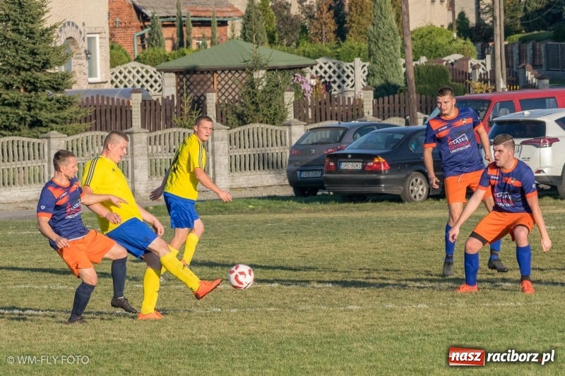 Zdjęcie w galerii na portalu naszraciborz.pl: Strzelanie rozpoczęli dopiero po przerwie. Adamowice pokonały Górki Śląskie wiadomości z regionu