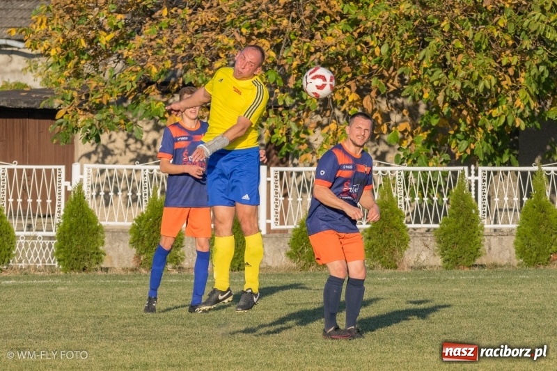 Zdjęcie w galerii na portalu naszraciborz.pl: Strzelanie rozpoczęli dopiero po przerwie. Adamowice pokonały Górki Śląskie wiadomości z regionu