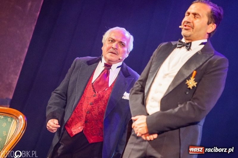 Zdjęcie w galerii na portalu naszraciborz.pl: Wesoła Wdówka na deskach sceny Raciborskiego Centrum Kultury wiadomości z regionu