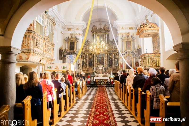 Zdjęcie w galerii na portalu naszraciborz.pl: Szkoła w Tworkowie ma nowy sztandar  wiadomości z regionu