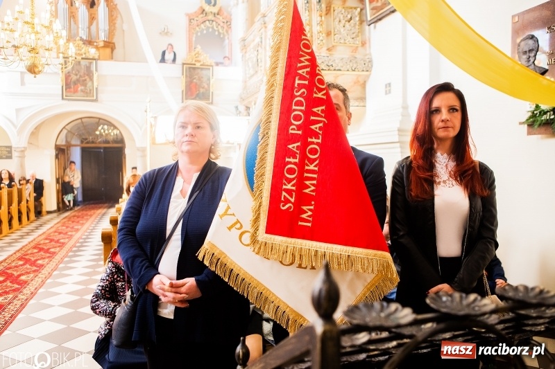 Zdjęcie w galerii na portalu naszraciborz.pl: Szkoła w Tworkowie ma nowy sztandar  wiadomości z regionu