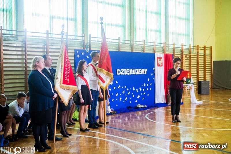 Zdjęcie w galerii na portalu naszraciborz.pl: Szkoła w Tworkowie ma nowy sztandar  wiadomości z regionu