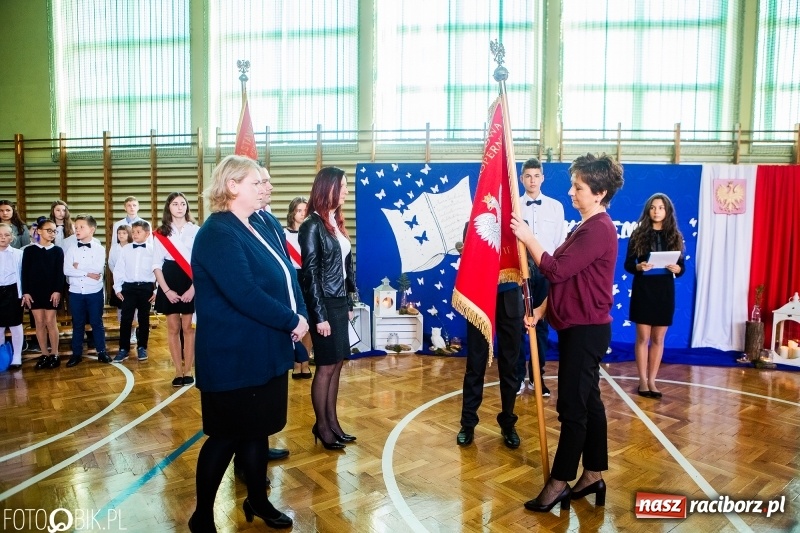 Zdjęcie w galerii na portalu naszraciborz.pl: Szkoła w Tworkowie ma nowy sztandar  wiadomości z regionu
