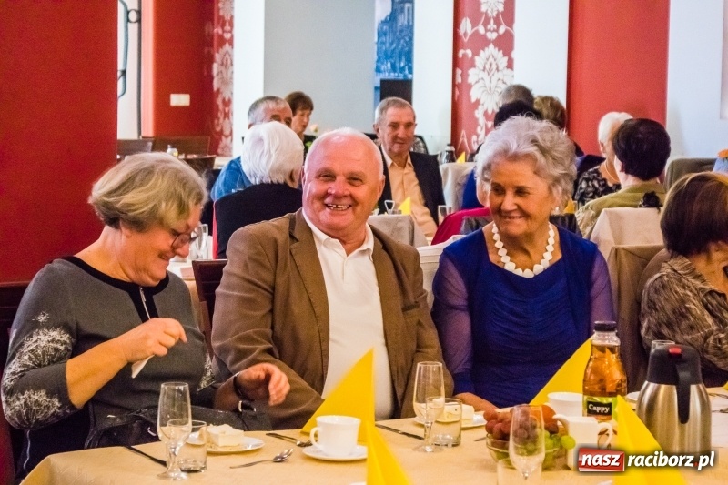 Zdjęcie w galerii na portalu naszraciborz.pl: Odznaki dla zasłużonych, czyli Dzień Seniora w Raciborzu wiadomości z regionu