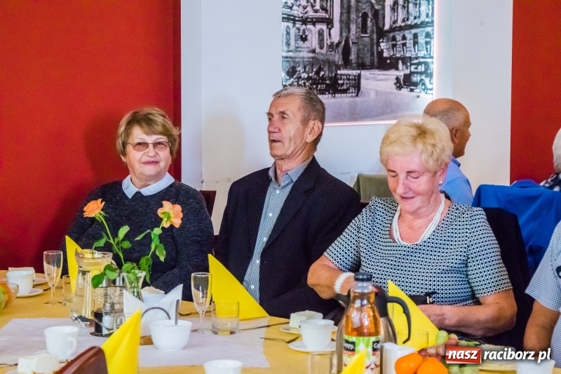 Zdjęcie w galerii na portalu naszraciborz.pl: Odznaki dla zasłużonych, czyli Dzień Seniora w Raciborzu wiadomości z regionu