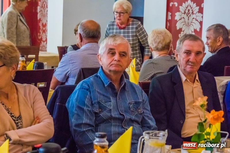 Zdjęcie w galerii na portalu naszraciborz.pl: Odznaki dla zasłużonych, czyli Dzień Seniora w Raciborzu wiadomości z regionu