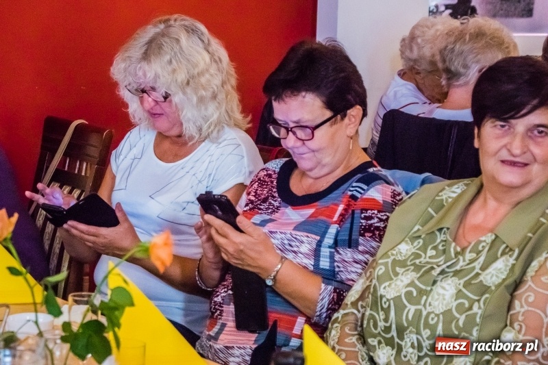 Zdjęcie w galerii na portalu naszraciborz.pl: Odznaki dla zasłużonych, czyli Dzień Seniora w Raciborzu wiadomości z regionu