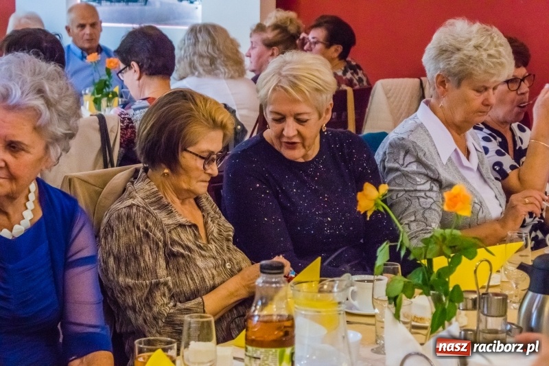 Zdjęcie w galerii na portalu naszraciborz.pl: Odznaki dla zasłużonych, czyli Dzień Seniora w Raciborzu wiadomości z regionu