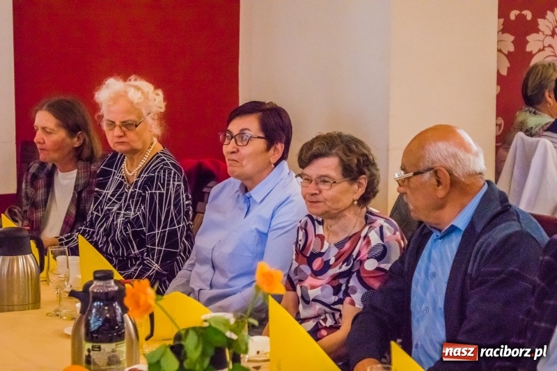 Zdjęcie w galerii na portalu naszraciborz.pl: Odznaki dla zasłużonych, czyli Dzień Seniora w Raciborzu wiadomości z regionu