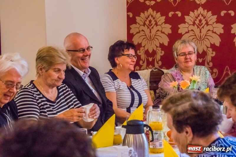 Zdjęcie w galerii na portalu naszraciborz.pl: Odznaki dla zasłużonych, czyli Dzień Seniora w Raciborzu wiadomości z regionu