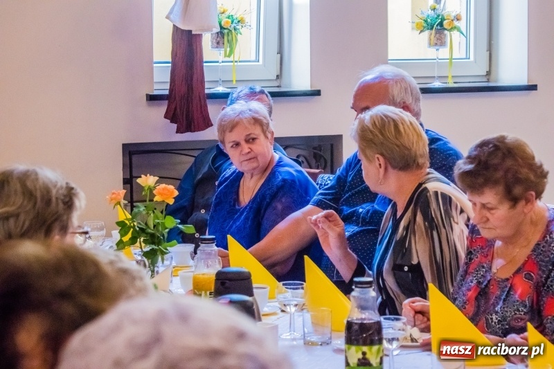 Zdjęcie w galerii na portalu naszraciborz.pl: Odznaki dla zasłużonych, czyli Dzień Seniora w Raciborzu wiadomości z regionu