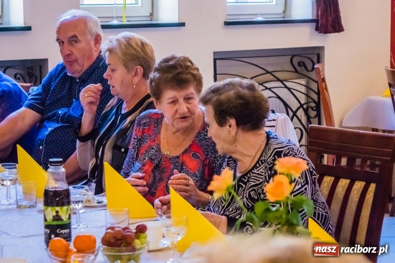 Zdjęcie w galerii na portalu naszraciborz.pl: Odznaki dla zasłużonych, czyli Dzień Seniora w Raciborzu wiadomości z regionu