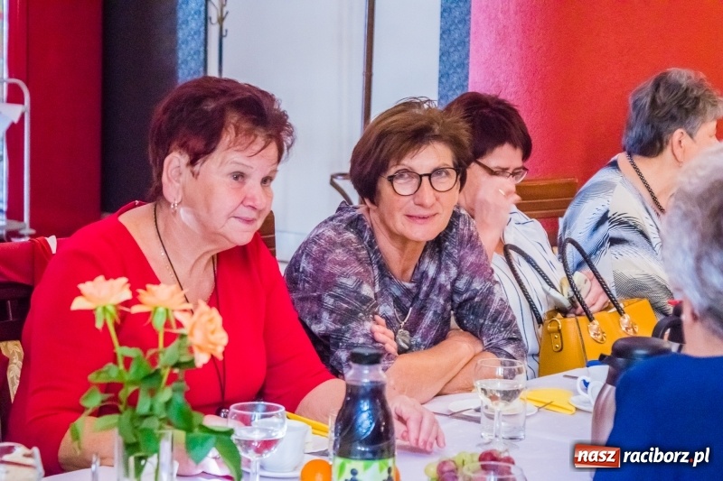 Zdjęcie w galerii na portalu naszraciborz.pl: Odznaki dla zasłużonych, czyli Dzień Seniora w Raciborzu wiadomości z regionu