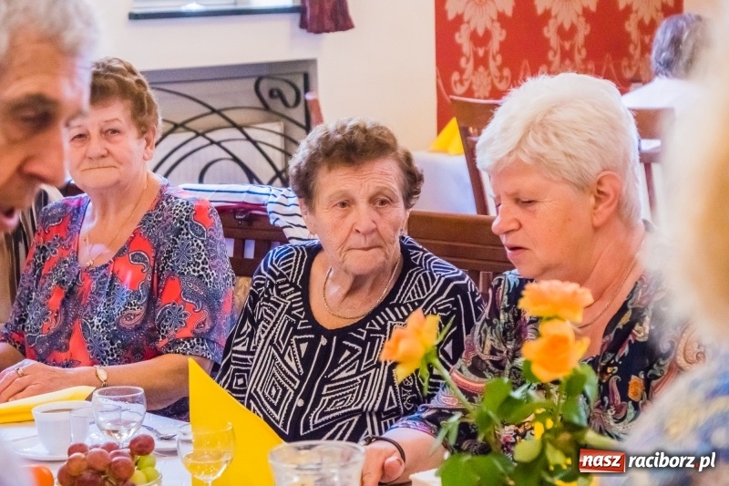 Zdjęcie w galerii na portalu naszraciborz.pl: Odznaki dla zasłużonych, czyli Dzień Seniora w Raciborzu wiadomości z regionu