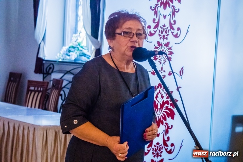 Zdjęcie w galerii na portalu naszraciborz.pl: Odznaki dla zasłużonych, czyli Dzień Seniora w Raciborzu wiadomości z regionu