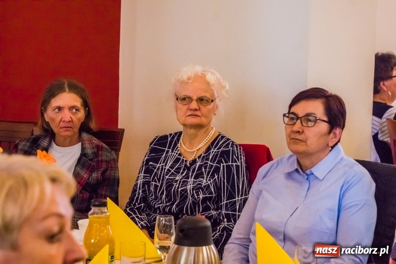 Zdjęcie w galerii na portalu naszraciborz.pl: Odznaki dla zasłużonych, czyli Dzień Seniora w Raciborzu wiadomości z regionu