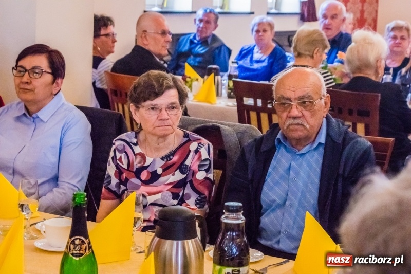 Zdjęcie w galerii na portalu naszraciborz.pl: Odznaki dla zasłużonych, czyli Dzień Seniora w Raciborzu wiadomości z regionu