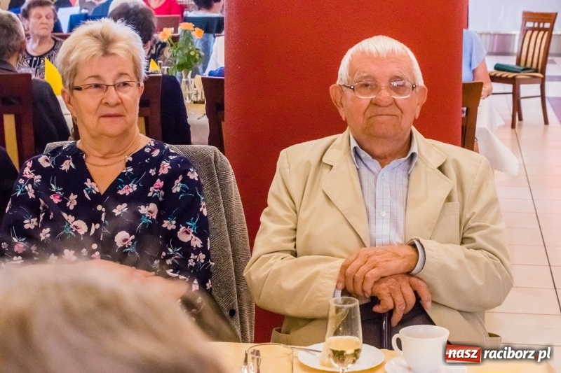 Zdjęcie w galerii na portalu naszraciborz.pl: Odznaki dla zasłużonych, czyli Dzień Seniora w Raciborzu wiadomości z regionu