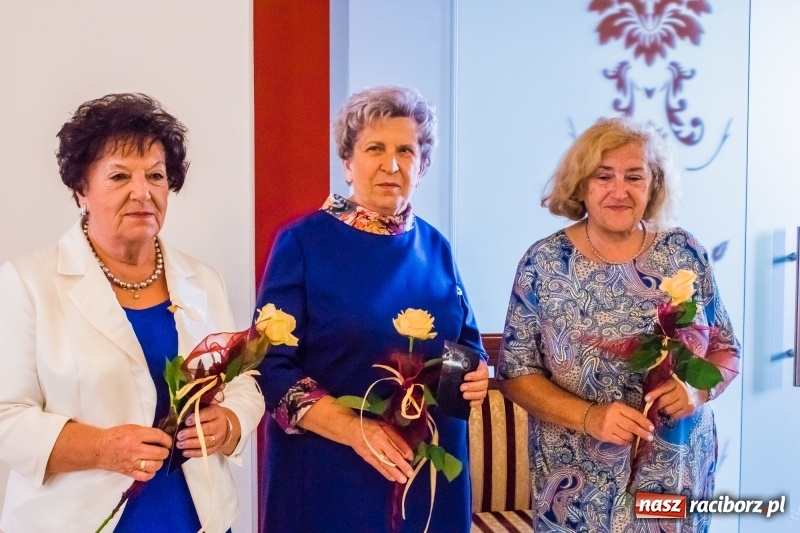 Zdjęcie w galerii na portalu naszraciborz.pl: Odznaki dla zasłużonych, czyli Dzień Seniora w Raciborzu wiadomości z regionu