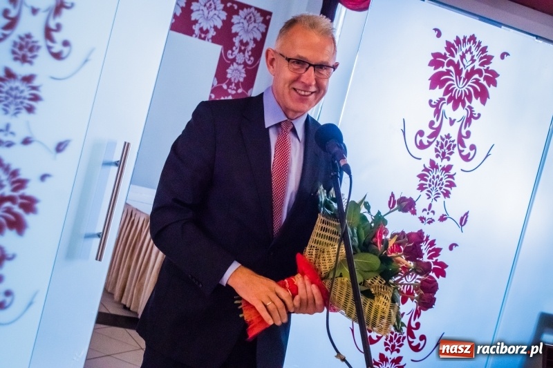 Zdjęcie w galerii na portalu naszraciborz.pl: Odznaki dla zasłużonych, czyli Dzień Seniora w Raciborzu wiadomości z regionu