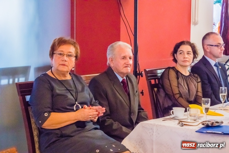 Zdjęcie w galerii na portalu naszraciborz.pl: Odznaki dla zasłużonych, czyli Dzień Seniora w Raciborzu wiadomości z regionu